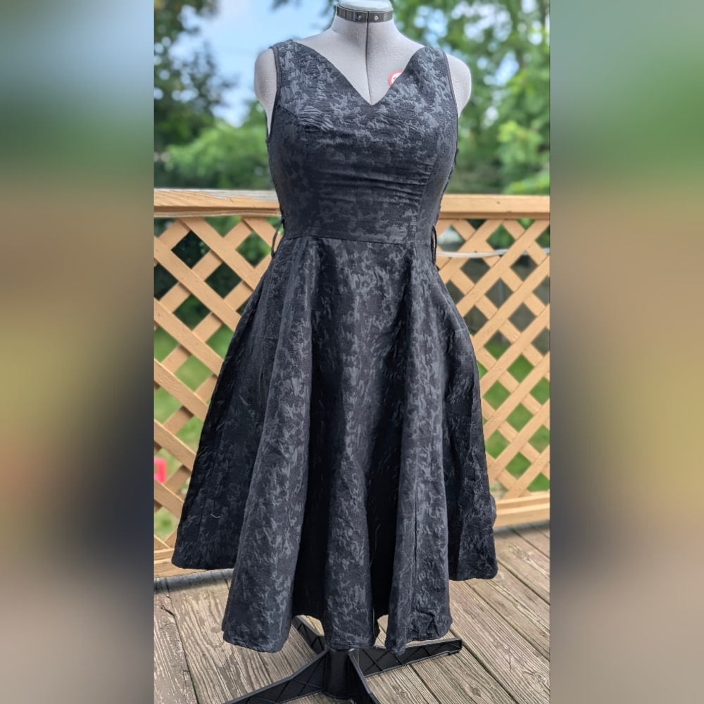Black Pleated Ruffled Sweetheart Midi Dress